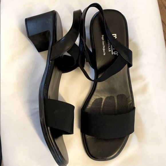 MUNRO BLACK LEATHER SANDAL! - Picture 1 of 8